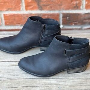 Clarks Collection Black Napa Leather Zip Ankle Boots Booties Sz 7